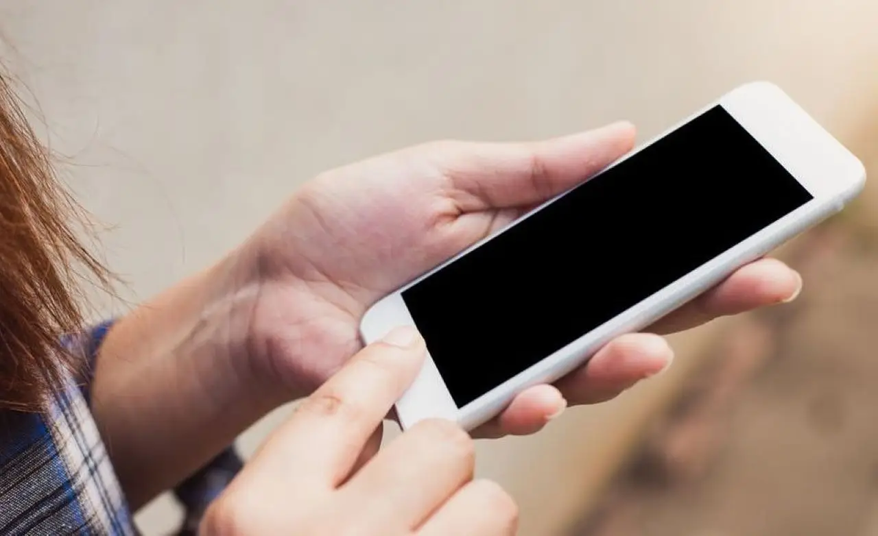 Come proteggere il tuo smartphone da nuove funzioni invasive: la soluzione rapida Come proteggere il tuo smartphone da nuove funzioni invasive: la soluzione rapida