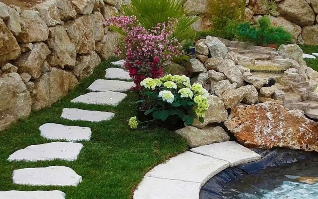 Vuoi un giardino sicuro? Ecco i cespugli da evitare per non attirare animali indesiderati Vuoi un giardino sicuro? Ecco i cespugli da evitare per non attirare animali indesiderati