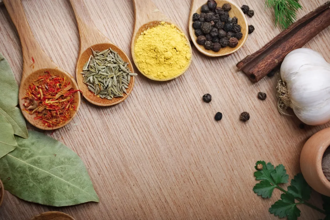Scopri quali spezie migliorano la digestione e aiutano contro il gonfiore addominale Scopri quali spezie migliorano la digestione e aiutano contro il gonfiore addominale