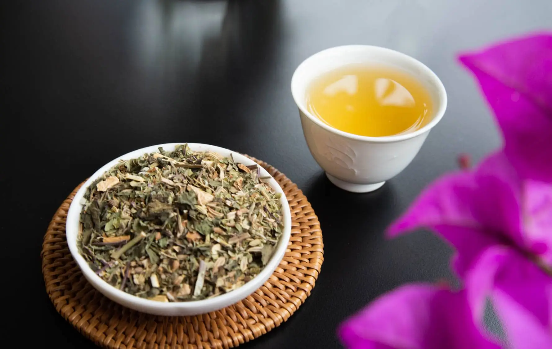 Scopri le tisane depurative per alleviare gonfiore e sentirsi subito più leggeri Scopri le tisane depurative per alleviare gonfiore e sentirsi subito più leggeri