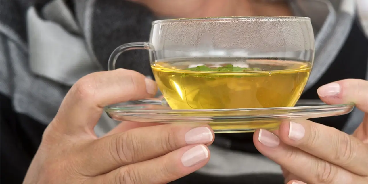 Scopri le tisane depurative per alleviare gonfiore e sentirsi subito più leggeri Scopri le tisane depurative per alleviare gonfiore e sentirsi subito più leggeri
