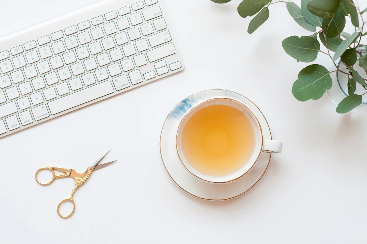 Scopri le tisane depurative per alleviare gonfiore e sentirsi subito più leggeri Scopri le tisane depurative per alleviare gonfiore e sentirsi subito più leggeri