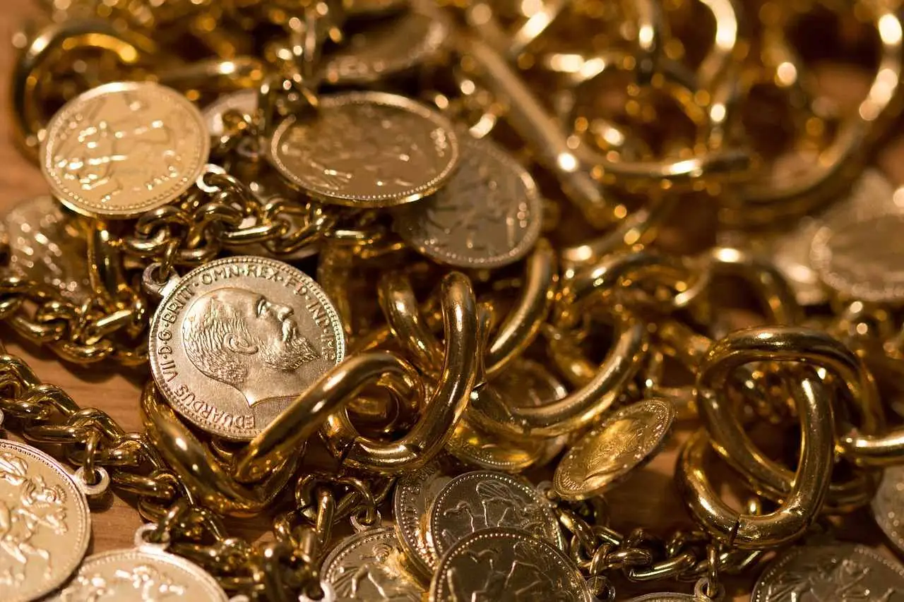 Oro vecchio: quando conviene vendere e quali sono le strategie migliori oggi Oro vecchio: quando conviene vendere e quali sono le strategie migliori oggi