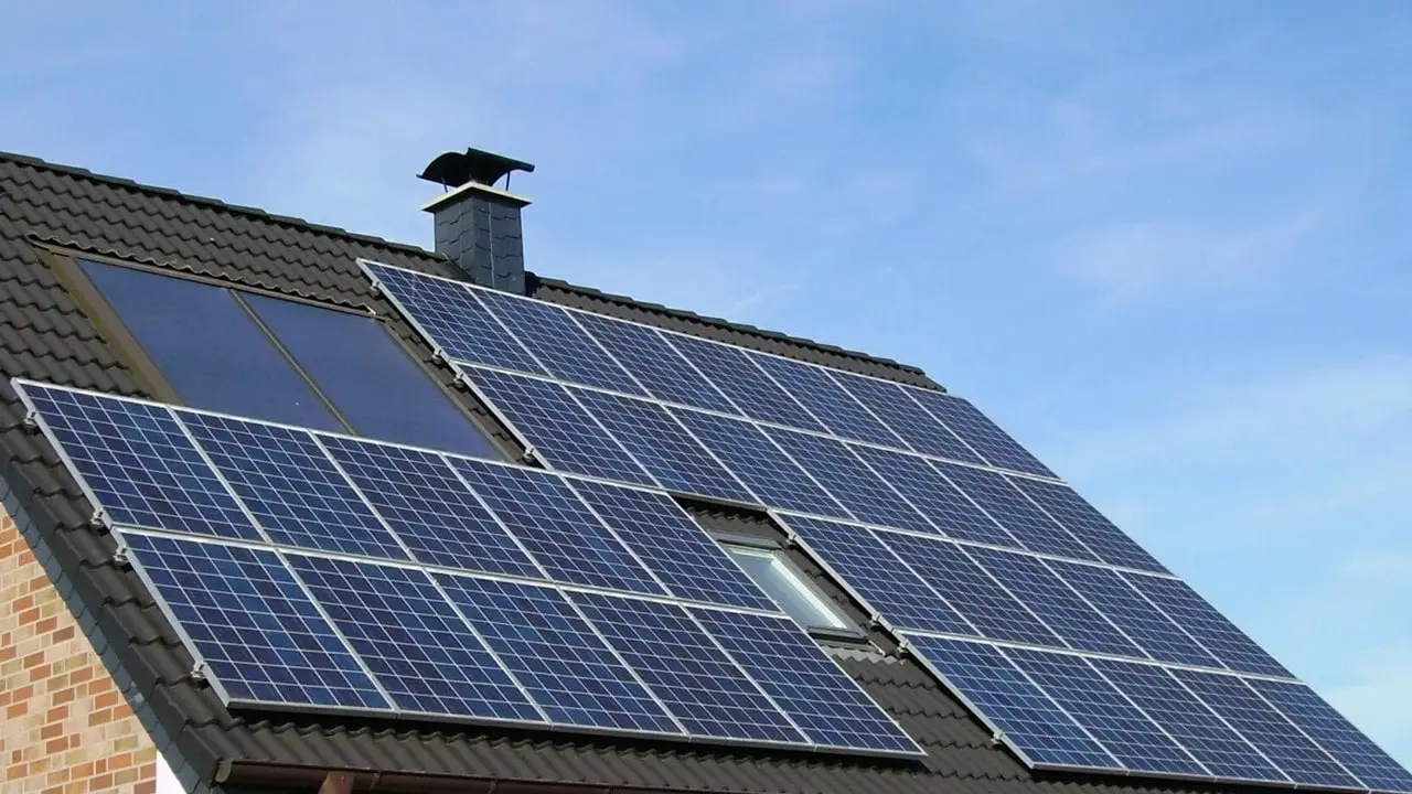 Guida aggiornata ai nuovi incentivi per installare pannelli fotovoltaici in casa Guida aggiornata ai nuovi incentivi per installare pannelli fotovoltaici in casa
